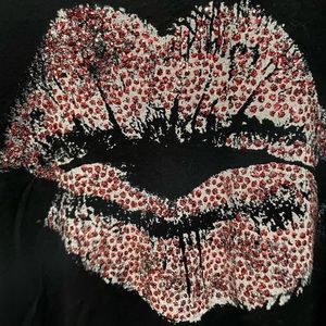 Mid Drift Kiss Lips T Shirt Sparkling